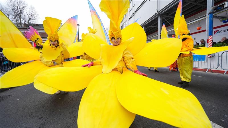 Farbenfrohe Neujahrsparade verwandelt Londons Zentrum in eine Festmeile