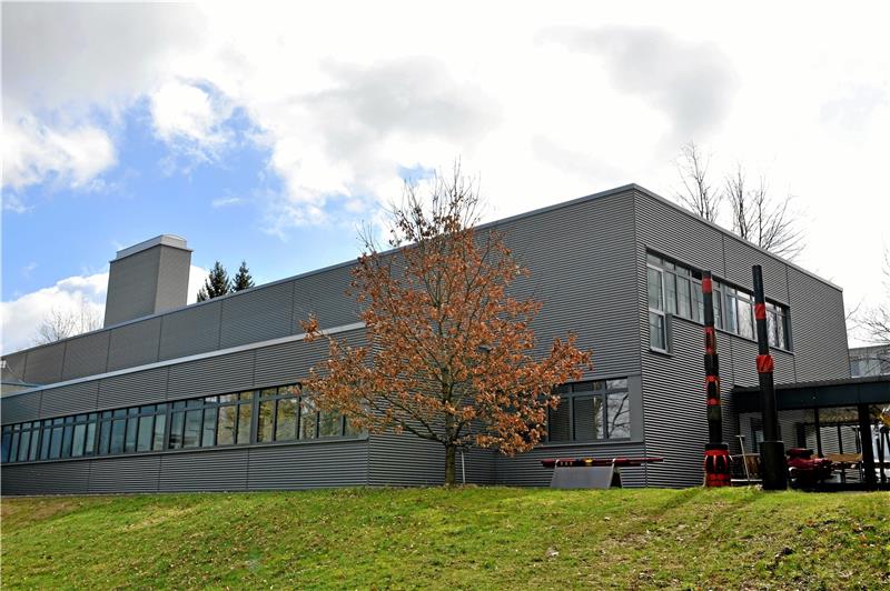 Fassade, Fenster und Dach der Werkhalle am Institute of Subsurface Energy Systems sind erneuert. Foto: Ernst/TU Clausthal