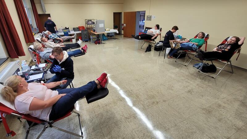 Rotes Kreuz: Warum Blutspenden gerade jetzt besonders wichtig ist Fast 100 Freiwillige kommen zur Blutspende des DRK im Freizeitzentrum Harlingerode.