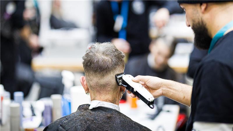 Fast 100 Friseurinnen und Friseure waren stundenlang im Einsatz.