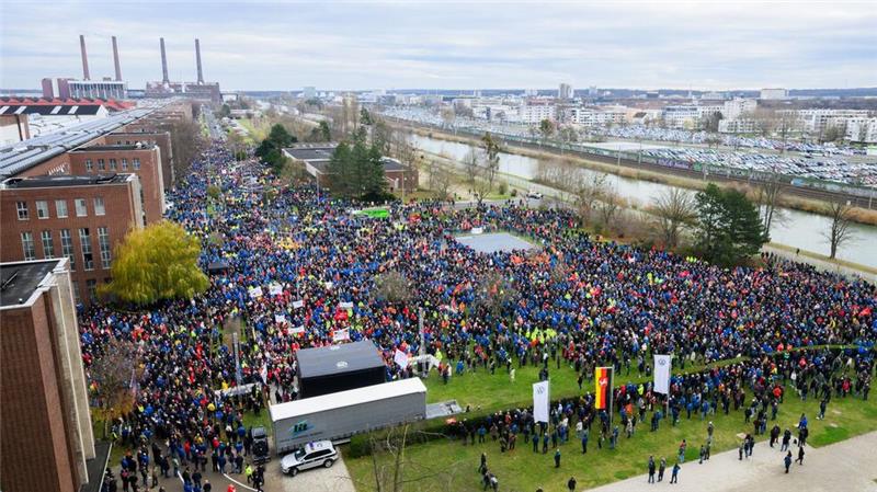 IG Metall: Fast 100.000 Teilnehmer an VW-Warnstreiks Fast 100.000 Teilnehmer zählte die IG Metall an den Warnstreiks bei Volkswagen.
