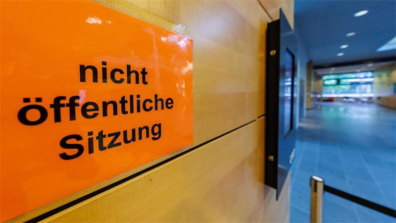 Fast 33 Jahre nach dem gewaltsamen Tod eines Mädchens in Unterfranken wird vor dem Landgericht Würzburg das Urteil gesprochen. (Symbolbild)