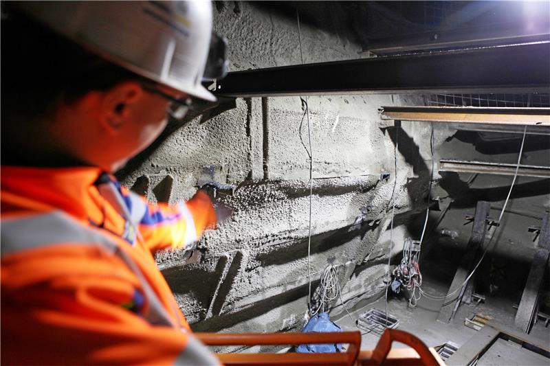 Wildemann: Landesbergamt schließt Millionen-Sanierung ab Fast 40 Meter unter der Oberfläche ist der breit aufgefahrene Doppelschacht mit Beton gesichert worden. Foto: Bruns/LBEG