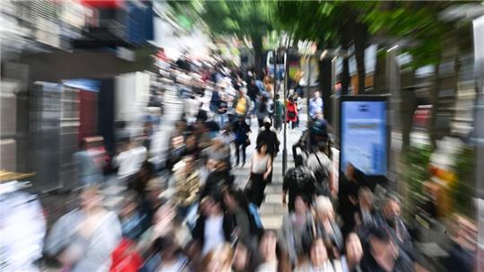 Fast 83,6 Millionen Menschen lebten zum Jahresende 2024 in Deutschland. (Symbolbild)