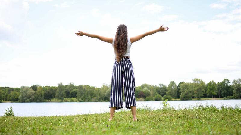 10 Tipps, wie das Fasten zu Hause gelingt Fastende sollten Stress vermeiden und eine gute Balance aus moderater Bewegung und Entspannung finden.