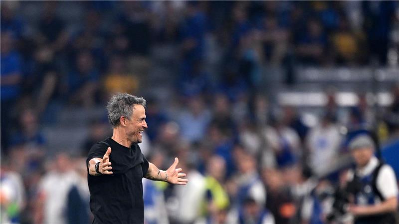 „Erst der Anfang“: Paris demütigt Inter und holt Henkelpott Feierte den Triumph: Trainer Luis Enrique.