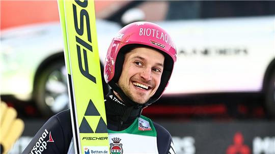 Felix Hoffmann ist bei der Vierschanzentournee der beste deutsche Skispringer.