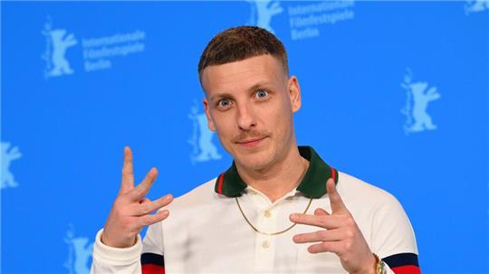 Felix Lobrecht wird 2025 im Ersten zu sehen sein.
