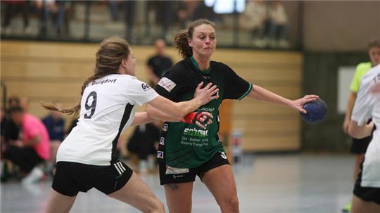 Fenja Mönnich-Matthes von der HSG Liebenburg-Salzgitter wird in dieser Saison vom Pech verfolgt. Erst erleidet sie eine Schnittwunde an der Hand, jetzt stoppen sie aller Voraussicht nach Probleme mit den Bändern im Sprunggelenk.