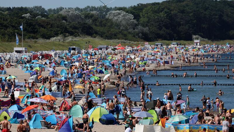 Umfrage: Die meisten Urlauber kommen gut erholt zurück Ferien an der see.