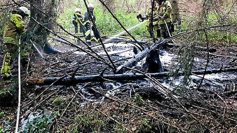 Übung mit 400 Kräften und drei Löschflugzeugen an Okertalsperre Feuerwehreinsatz bei einem Waldbrand 2022 nahe Göttingerode