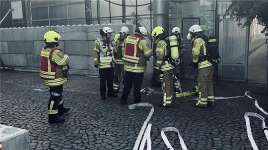 Feuerwehren aus Bündheim/Schlewecke und Harlingerode sind an der Gärtnerei im Einsatz.