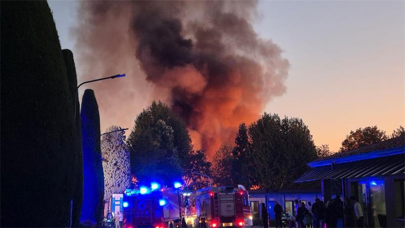 Feuerwehrleute löschten den Brand rasch.