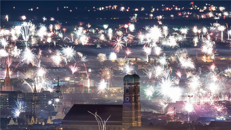 Feuerwerk boomt - die Nachfrage liegt in diesem Jahr auf Rekordniveau. (Archivbild)