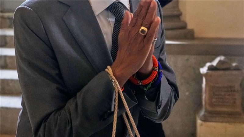 Filmregisseur Spike Lee verlässt nach einer Audienz beim Papst den Vatikan.