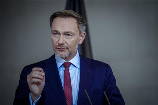 Finanzminister Christian Lindner ist überraschend zu einem Besuch nach Paris gereist.