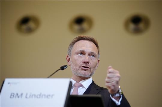 Finanzminister Christian Lindner und Justizminister Marco Buschmann (beide FDP) fordern die Senkung von Leistungen für Asylbewerber.