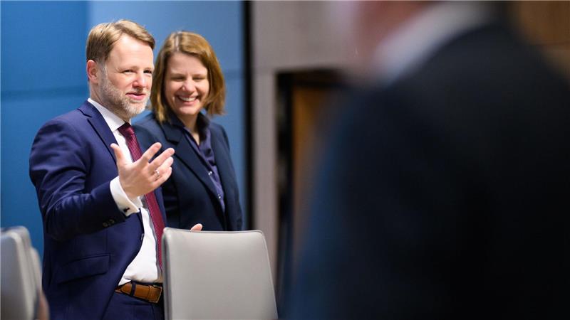 Finanzminister Heere wirbt für ein Investitionsprogramm historischen Ausmaßes. 