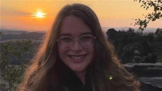 Finja Hädrich besteht ihr Abitur am Ratsgymnasium mit 1,0.