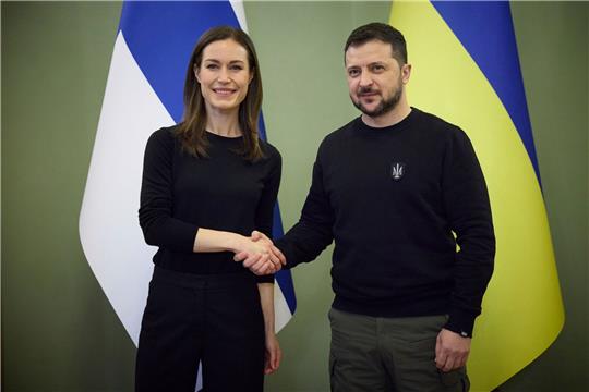 Finnlands Ministerpräsidentin Sanna Marin ist nach Kiew zu Wolodymyr Selenskyj gereist.