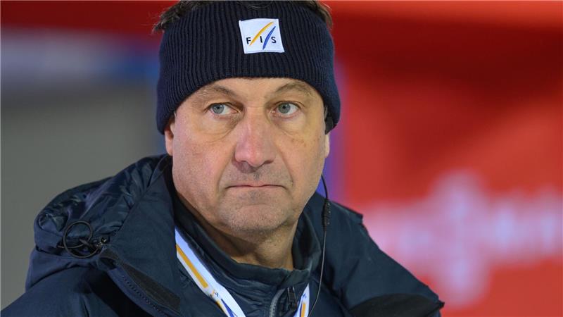 Fis-Rennleiter Sandro Pertile arbeitet weiter an einer Angleichung des Sprung-Kalenders. (Archivbild)