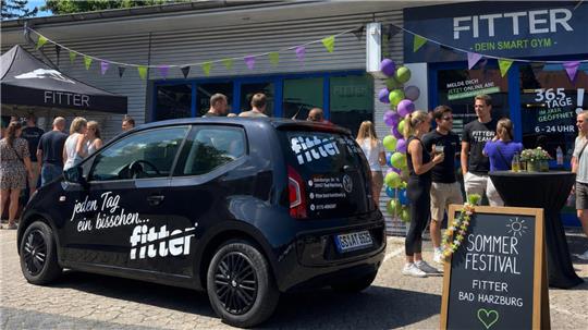 „Fitter“ Bad Harzburg, das „Smart Gym“, veranstaltet ein kleines Sommerfest mit Aktionen, Speis und Trank.
