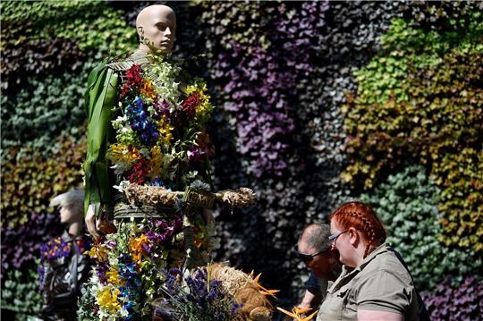 «Fleurs de Villes: PRIDE» ist Teil der Sydney WorldPride 2023 - sie zeigt Blumenpuppen als Hommage an inspirierende Mitglieder der queeren Community.