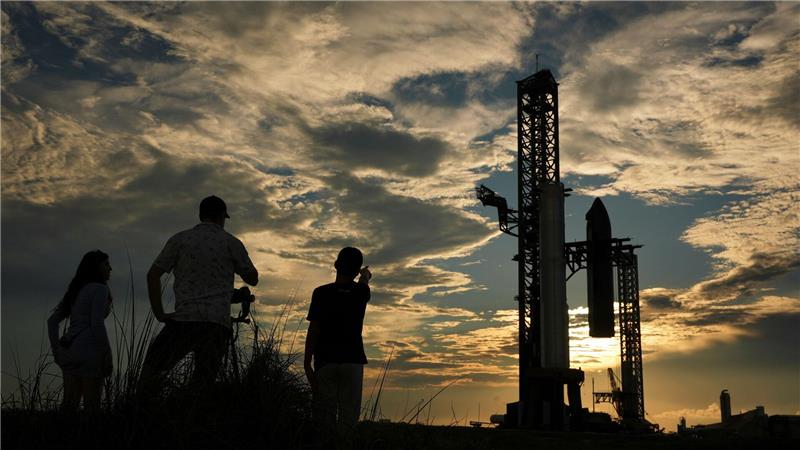 Fliegt sie oder fliegt sie nicht ? Riesen-Rakete Starship von SpaceX vor dem Start in Texas