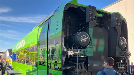 Flix stellt auf der Innotrans einen ersten fertigen Waggon des Herstellers Talgo für die neuen Züge vor, die ab 2028 kommen sollen. 