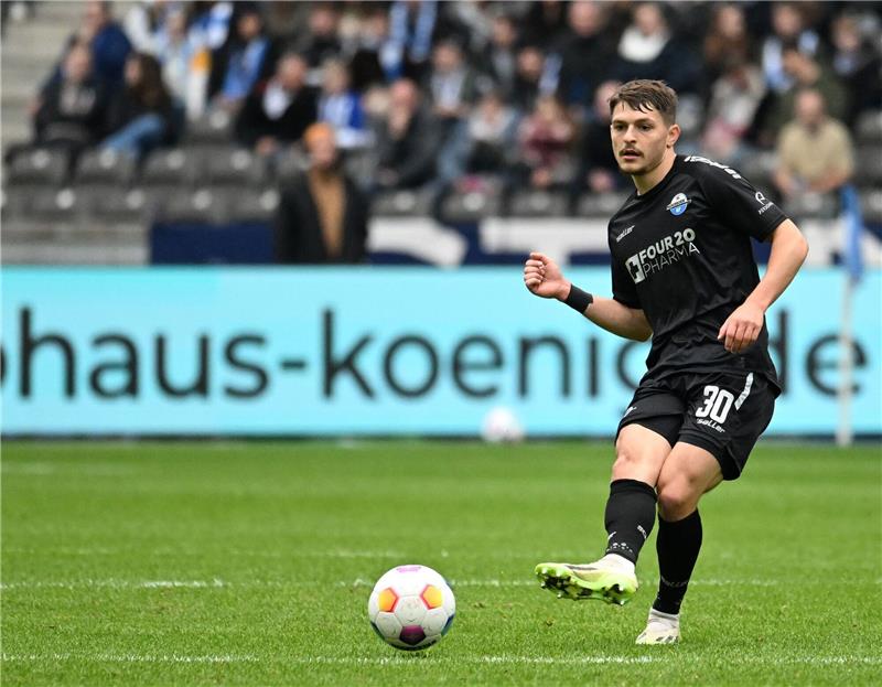 Sofortiger Wechsel fix: Freiburg holt Muslija aus Paderborn Florent Muslija wechselt vom SC Paderborn zum SC Freiburg.