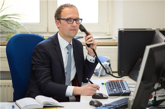 Florian Endres leitet die Beratungsstelle Radikalisierung beim Bundesamt für Migration und Flüchtlinge (Bamf), die seit 2012 besteht.
