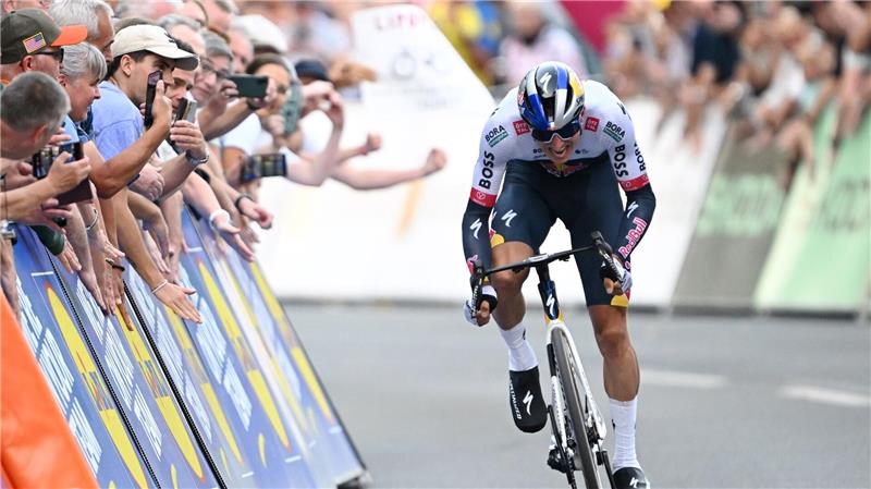 Florian Lipowitz begeistert bei der Deutschland Tour die Massen.
