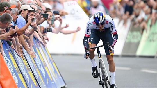 Florian Lipowitz begeistert bei der Deutschland Tour die Massen.