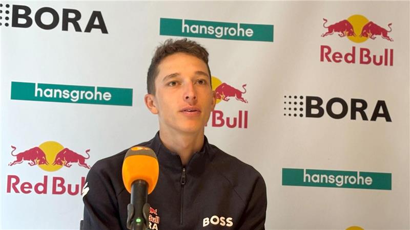 Lipowitz freut sich auf seine Freundin und die Alpen Florian Lipowitz bei der Medienrunde im Teamhotel in Narbonne.
