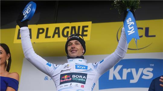 Florian Lipowitz hat auf der 19. Etappe der Tour de France den dritten Platz und das Weiße Trikot verteidigt. 