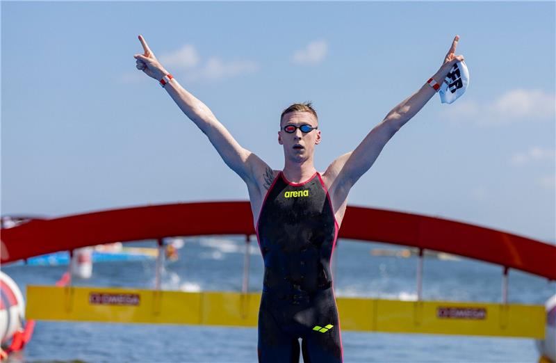 Wellbrock: WM-Gold über fünf Kilometer im Freiwasser Florian Wellbrock siegte im Rennen über fünf Kilometer und holt damit WM-Gold.