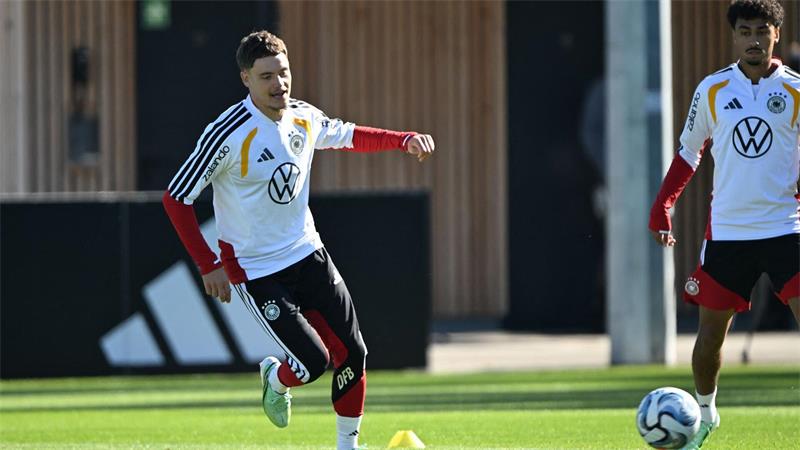 Geheimratsecken, Schweineohren und Klopps Griechen-Warnung Florian Wirtz ist für Klopp noch kein Kandidat für die Startelf gegen Griechenland.