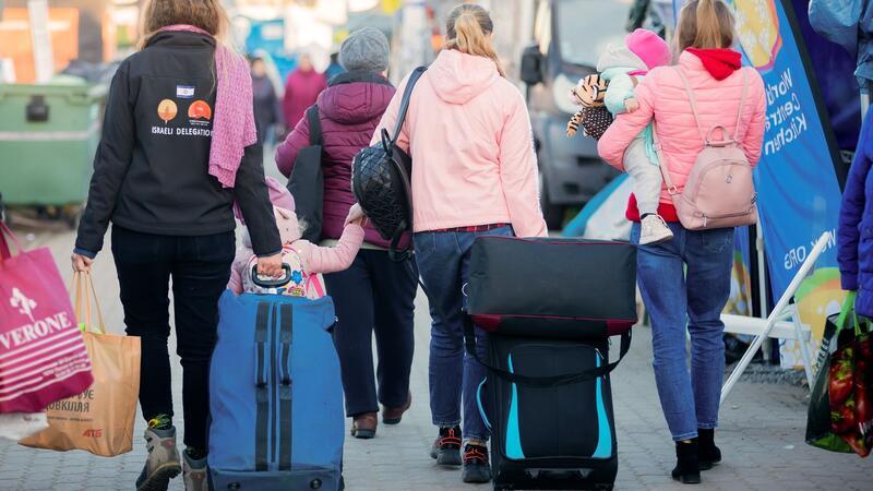 Union für Härte bei Flüchtlingen: vom Lernen zur Parkpflege? Flüchtlinge aus der Ukraine: Sollen sie wie andere Asylbewerber behandelt werden? (Archivfoto)