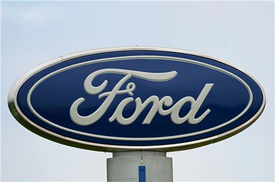 Ford verbuchte im vergangenen Quartal einen Verlust von 526 Millionen Dollar (rund 489 Mio Euro).