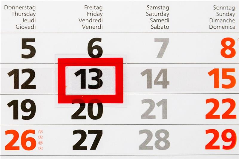Freitag, der 13., verliert kulturell an Bedeutung Forschern zufolge hat der Aberglaube vom Unglück am Freitag, dem 13., in Deutschland mächtig an Bedeutung eingebüßt.