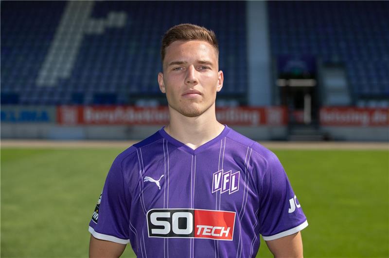 Fototermin VfL Osnabrück für die Saison 2021/22 im Stadion an der Bremer Brücke: Spieler Luis Sprekelmeyer.