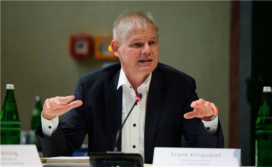 Frank Klingebiel (CDU), Oberbürgermeister der Stadt Salzgitter, spricht.