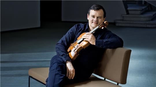 Frank Peter Zimmermann tritt am 26. September mit seiner „Lady Inchiquin“ und der NDR Radiophilharmonie unter der Leitung von François Leleux in Clausthal-Zellerfeld auf.