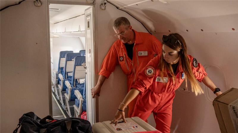Tödlicher Zyklon: Spur der Verwüstung auf Mayotte Frankreich fliegt von der Insel La Réunion Hilfe nach Mayotte ein.