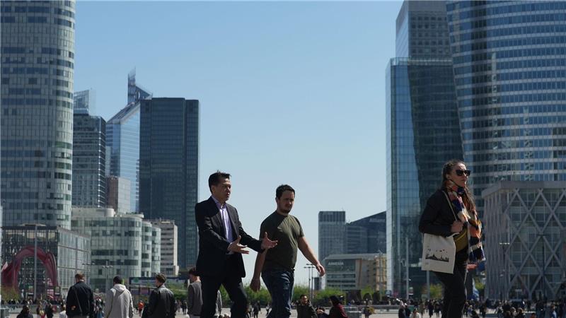 Frankreichs Wirtschaft kann aufatmen, nachdem die Regierung zwei Misstrauensvoten überstanden hat. (Archivbild)