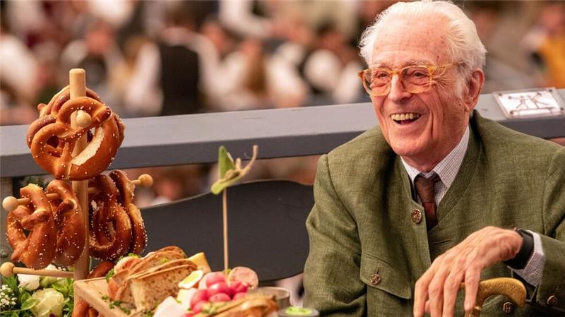 Söder lobt in Lederhose: Wiesn „einfach besser“ als Berlin Franz Herzog von Bayern genießt die Wiesn-Stimmung.