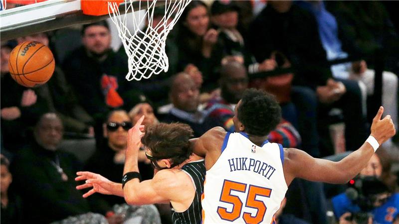 Franz Wagner (l) verletzte sich in New York.