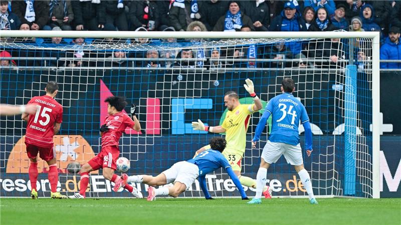 Fraser Hornby trifft für Darmstadt.