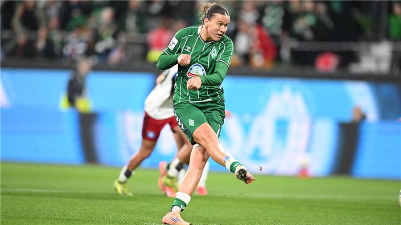 Frau des Spiels: Larissa Mühllhaus verwandelte gleich zwei Handelfmeter für Werder.
