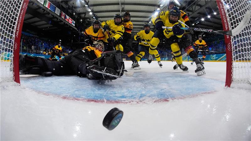 Frauen-Eishockey: Schweden eröffnet Spiel gegen Deutschland mit Tor in Mailand